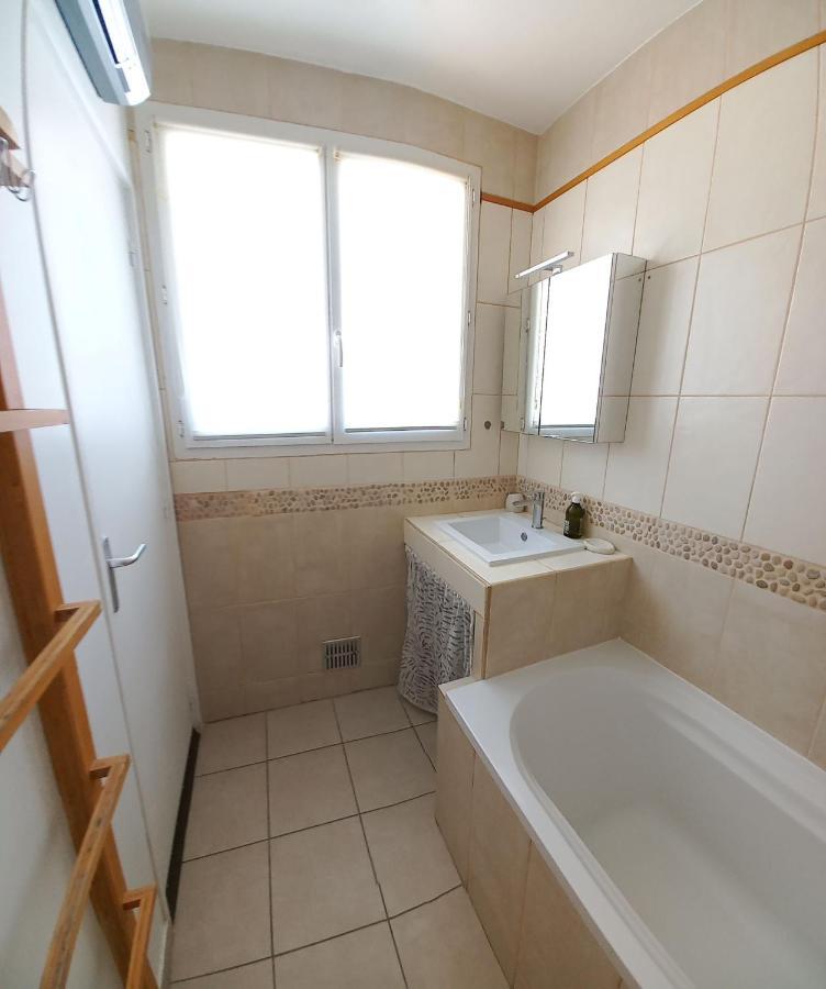 "L'Hippocampe", Climatise, 60 M2 , 2 Chambres, Tres Calme, Plage Des Sablettes Et Commerces A 3 Minutes A Pied, Wifi, Parking Gratuit, Lit King Size La Seyne-sur-Mer Exteriör bild